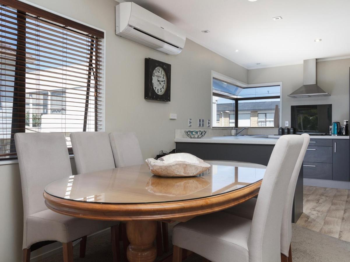 At The Bay - Mt Maunganui Holiday Home تاورانجا المظهر الخارجي الصورة